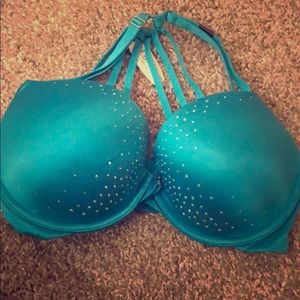 32DD Victoria secret bra